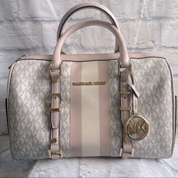 Michael Kors Handbags - Authentic Michael Kors Bedford Travel Purse